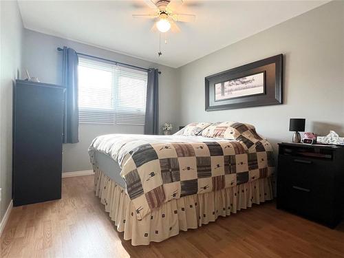733 2Nd Street Nw, Portage La Prairie, MB - Indoor Photo Showing Bedroom