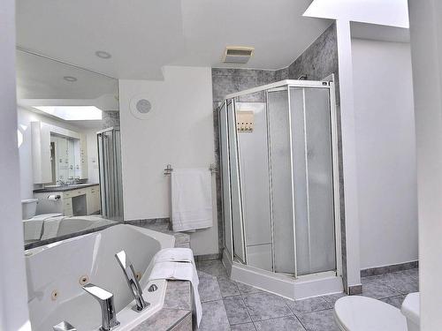 Salle de bains - 3340 Rue Alexandra, Longueuil (Saint-Hubert), QC - Indoor Photo Showing Bathroom