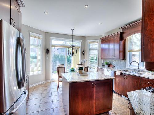 Cuisine - 432 Rue Des Alismas, Laval (Sainte-Dorothée), QC - Indoor Photo Showing Kitchen With Double Sink With Upgraded Kitchen