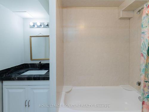 147-4662 Kingston Rd, Toronto, ON - Indoor Photo Showing Bathroom