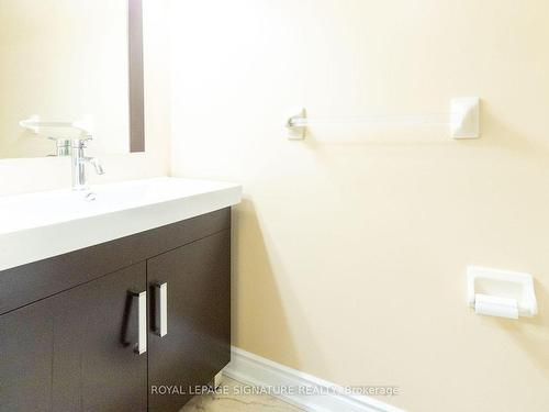 124-6035 Bidwell Tr W, Mississauga, ON - Indoor Photo Showing Bathroom
