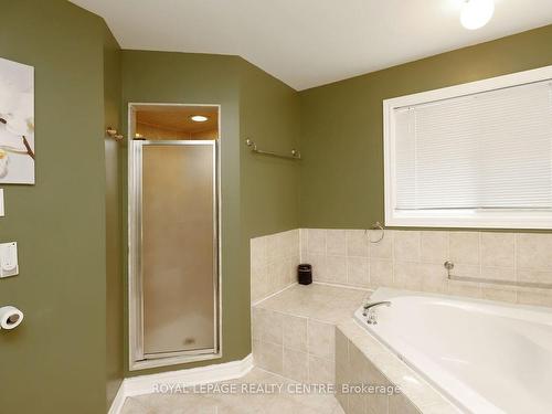 594 Navigator Dr, Mississauga, ON - Indoor Photo Showing Bathroom