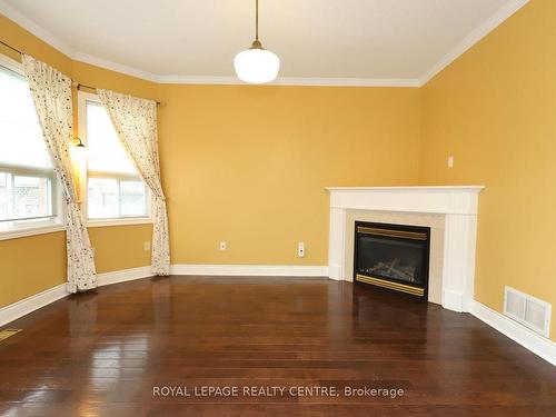 594 Navigator Dr, Mississauga, ON - Indoor Photo Showing Living Room With Fireplace