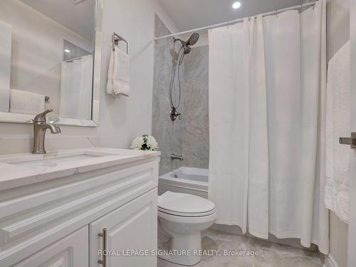 1708-4070 Confederation Pkwy, Mississauga, ON - Indoor Photo Showing Bathroom