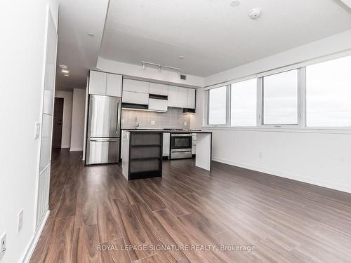 1604-4065 Confederation Pkwy, Mississauga, ON - Indoor Photo Showing Kitchen