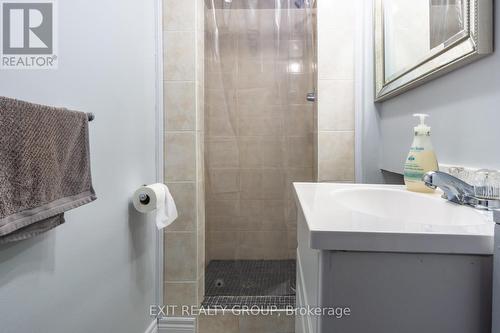 51 Elizabeth Crescent, Belleville, ON - Indoor Photo Showing Bathroom