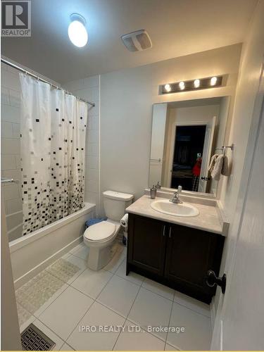 122 Kempenfelt Trail, Brampton, ON - Indoor Photo Showing Bathroom