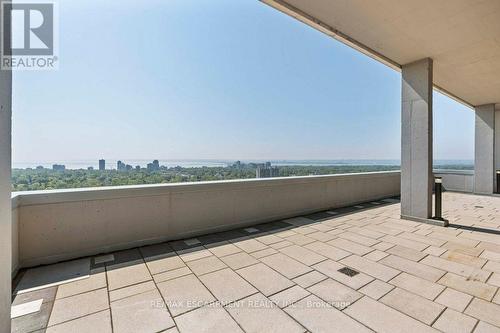 1008 - 2081 Fairview Street, Burlington, ON -  With View With Exterior
