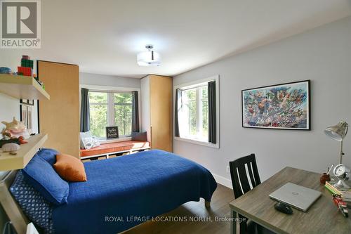 355310 Blue Mountains Euphrasia Line W, Grey Highlands, ON - Indoor Photo Showing Bedroom