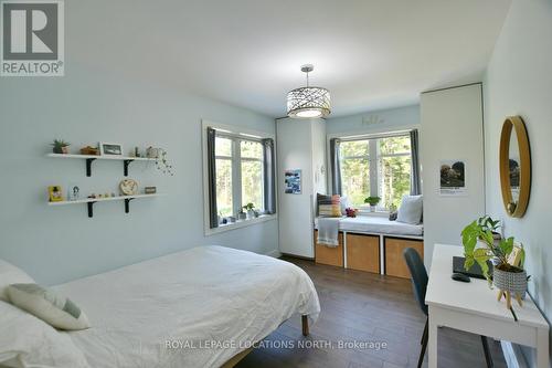 355310 Blue Mountains Euphrasia Line W, Grey Highlands, ON - Indoor Photo Showing Bedroom