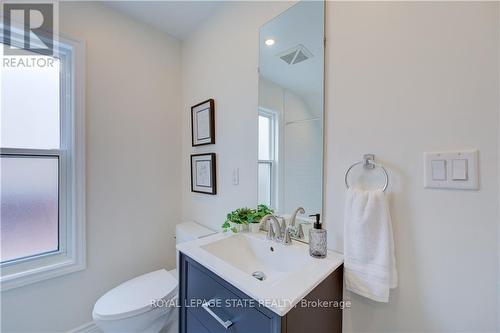 248 Murray Street, Brantford, ON - Indoor Photo Showing Bathroom