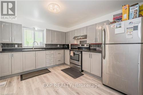 5 - 648 Doon Village Road, Kitchener, ON - Indoor Photo Showing Kitchen