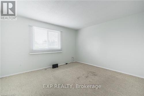 5 - 648 Doon Village Road, Kitchener, ON - Indoor Photo Showing Other Room