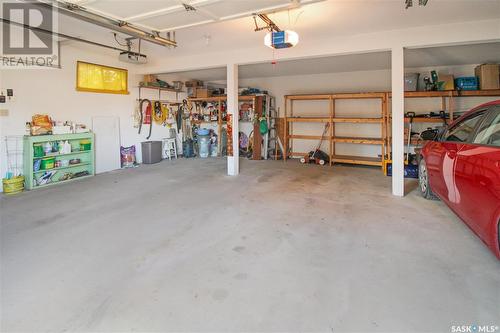 4 1186 Ashley Drive, Swift Current, SK - Indoor Photo Showing Garage