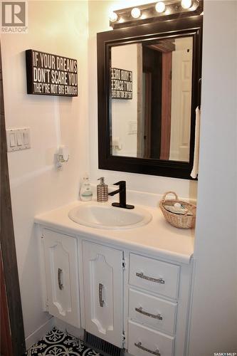416 3Rd Avenue S, Martensville, SK - Indoor Photo Showing Bathroom