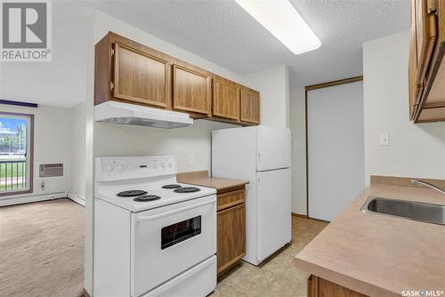 107 3302 33Rd Street W, Saskatoon, SK - Indoor Photo Showing Kitchen