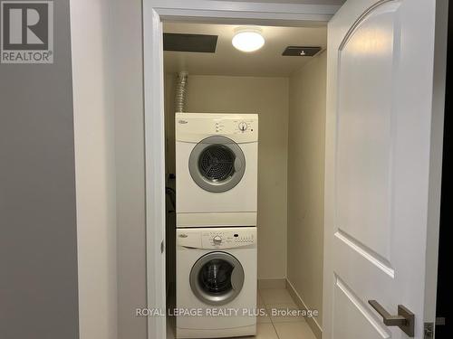 707 - 1060 Sheppard Avenue W, Toronto W05, ON - Indoor Photo Showing Laundry Room