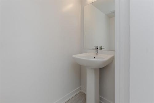 1129 Cooke Boulevard|Unit #611, Burlington, ON - Indoor Photo Showing Bathroom
