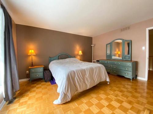 Bedroom - 8915 Rue Oméga, Brossard, QC - Indoor Photo Showing Bedroom
