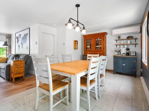 Kitchen - 63 Rue Jutras, Granby, QC - Indoor Photo Showing Dining Room