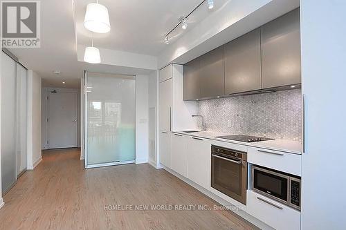 717 - 85 Wood Street, Toronto, ON - Indoor Photo Showing Kitchen With Upgraded Kitchen