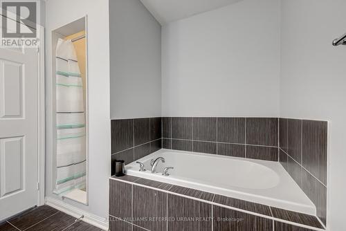 Unit 1 - 44 Baycliffe Crescent, Brampton, ON - Indoor Photo Showing Bathroom
