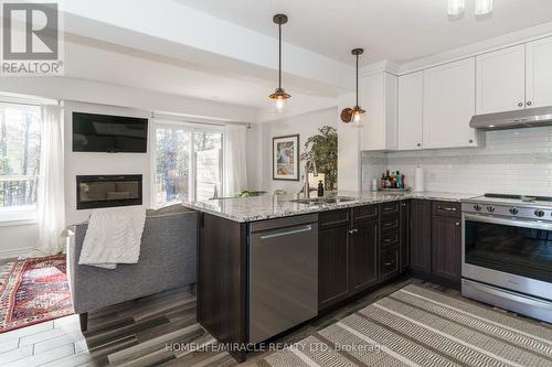 13 Brookside Crossing, Huntsville, ON - Indoor Photo Showing Kitchen With Upgraded Kitchen