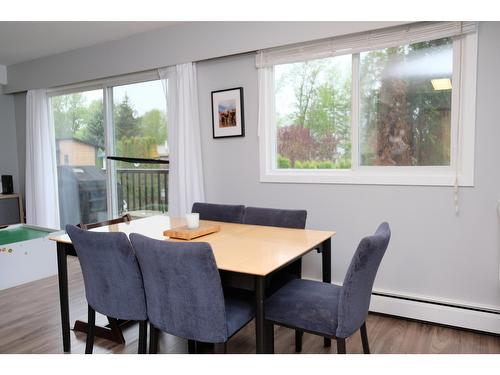 206 - 30 Ridgemont Avenue, Fernie, BC - Indoor Photo Showing Dining Room