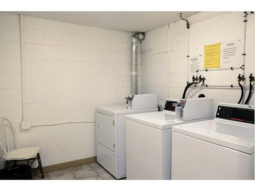 206 - 30 Ridgemont Avenue, Fernie, BC - Indoor Photo Showing Laundry Room
