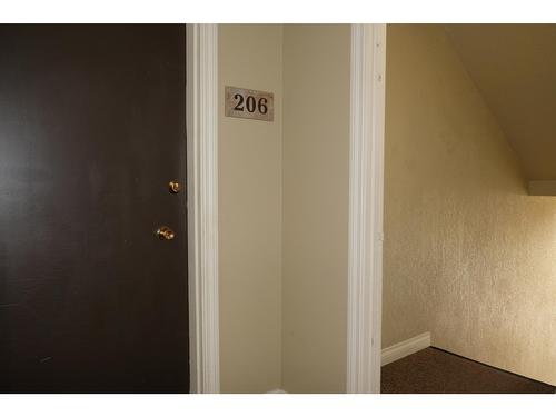 206 - 30 Ridgemont Avenue, Fernie, BC - Indoor Photo Showing Other Room