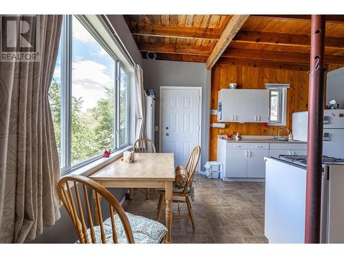 5841 Cosens Bay Road, Coldstream, BC - Indoor Photo Showing Kitchen