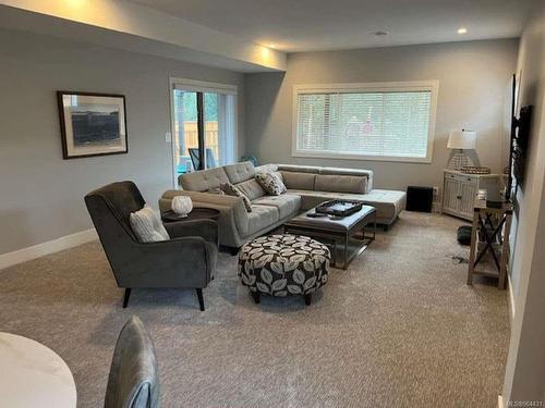 1305 Centauri Dr, Langford, BC - Indoor Photo Showing Living Room