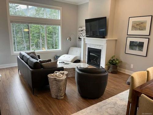 1305 Centauri Dr, Langford, BC - Indoor Photo Showing Living Room With Fireplace