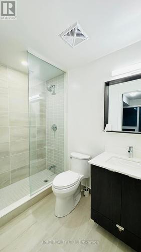 1710 - 4675 Metcalfe Avenue, Mississauga, ON - Indoor Photo Showing Bathroom