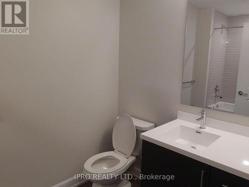 303 - 3200 William Coltson Avenue, Oakville, ON - Indoor Photo Showing Bathroom