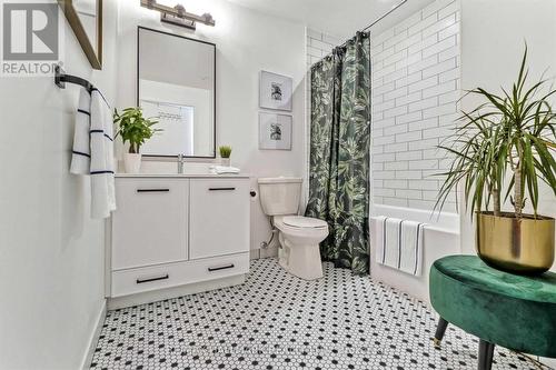 307 - 899 Queen Street E, Toronto, ON - Indoor Photo Showing Bathroom