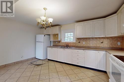 7871 Ninth Line, Markham, ON - Indoor Photo Showing Kitchen With Double Sink