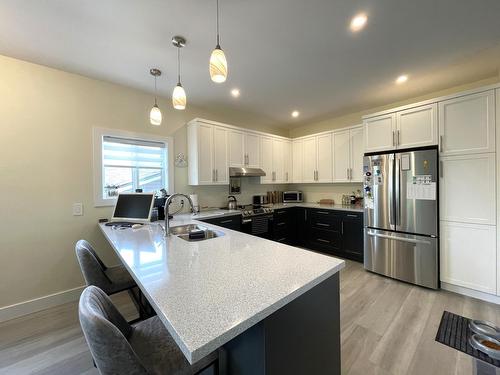 1916 Fort Sheppard Drive, Nelson, BC - Indoor Photo Showing Kitchen With Stainless Steel Kitchen With Double Sink