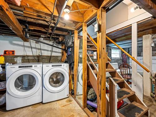 1110 Cumberland Rd, Courtenay, BC - Indoor Photo Showing Laundry Room