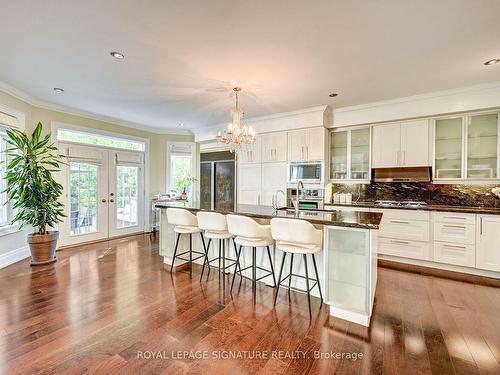 762 Duchess Dr, Mississauga, ON - Indoor Photo Showing Kitchen With Upgraded Kitchen