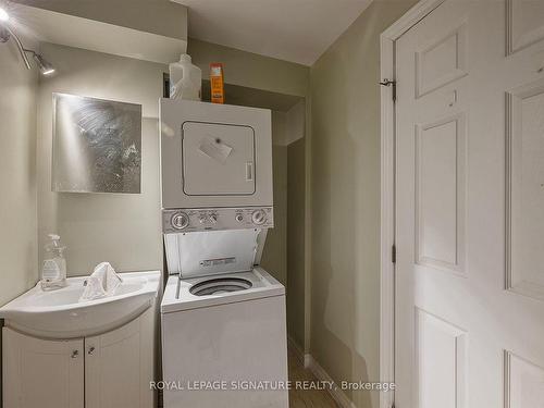 525 Victoria St, Kingston, ON - Indoor Photo Showing Laundry Room