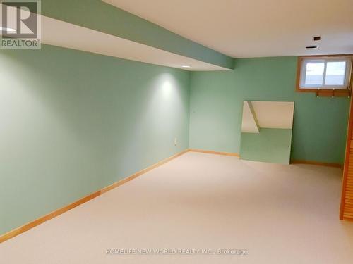 296 Benita Court E, Oakville, ON - Indoor Photo Showing Other Room