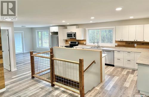 720 Railway Ave, Chitek Lake, SK - Indoor Photo Showing Kitchen With Stainless Steel Kitchen