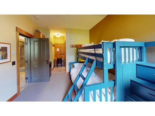 637 - 4559 Timberline Crescent, Fernie, BC - Indoor Photo Showing Bedroom
