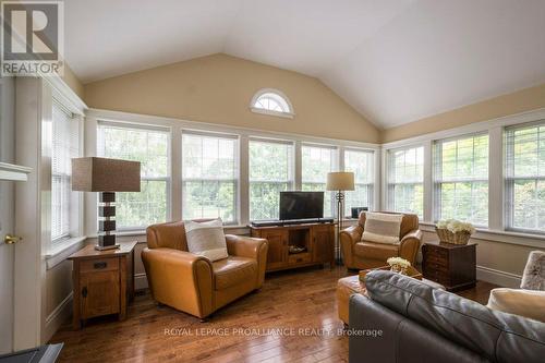 21 Storms Lane, Prince Edward County, ON - Indoor Photo Showing Living Room