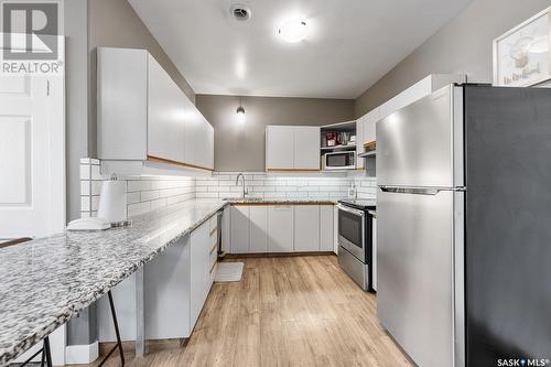 404 1867 Hamilton Street, Regina, SK - Indoor Photo Showing Kitchen With Upgraded Kitchen