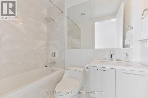 Lph4901 - 42 Charles Street E, Toronto, ON - Indoor Photo Showing Bathroom