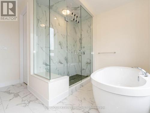 15 Knollview Lane, Richmond Hill, ON - Indoor Photo Showing Bathroom
