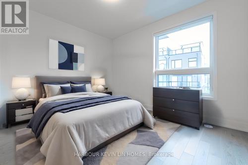 15 Knollview Lane, Richmond Hill, ON - Indoor Photo Showing Bedroom