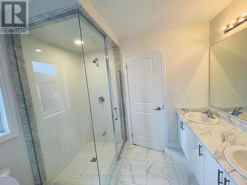 24 Rochester Drive, Barrie, ON - Indoor Photo Showing Bathroom
